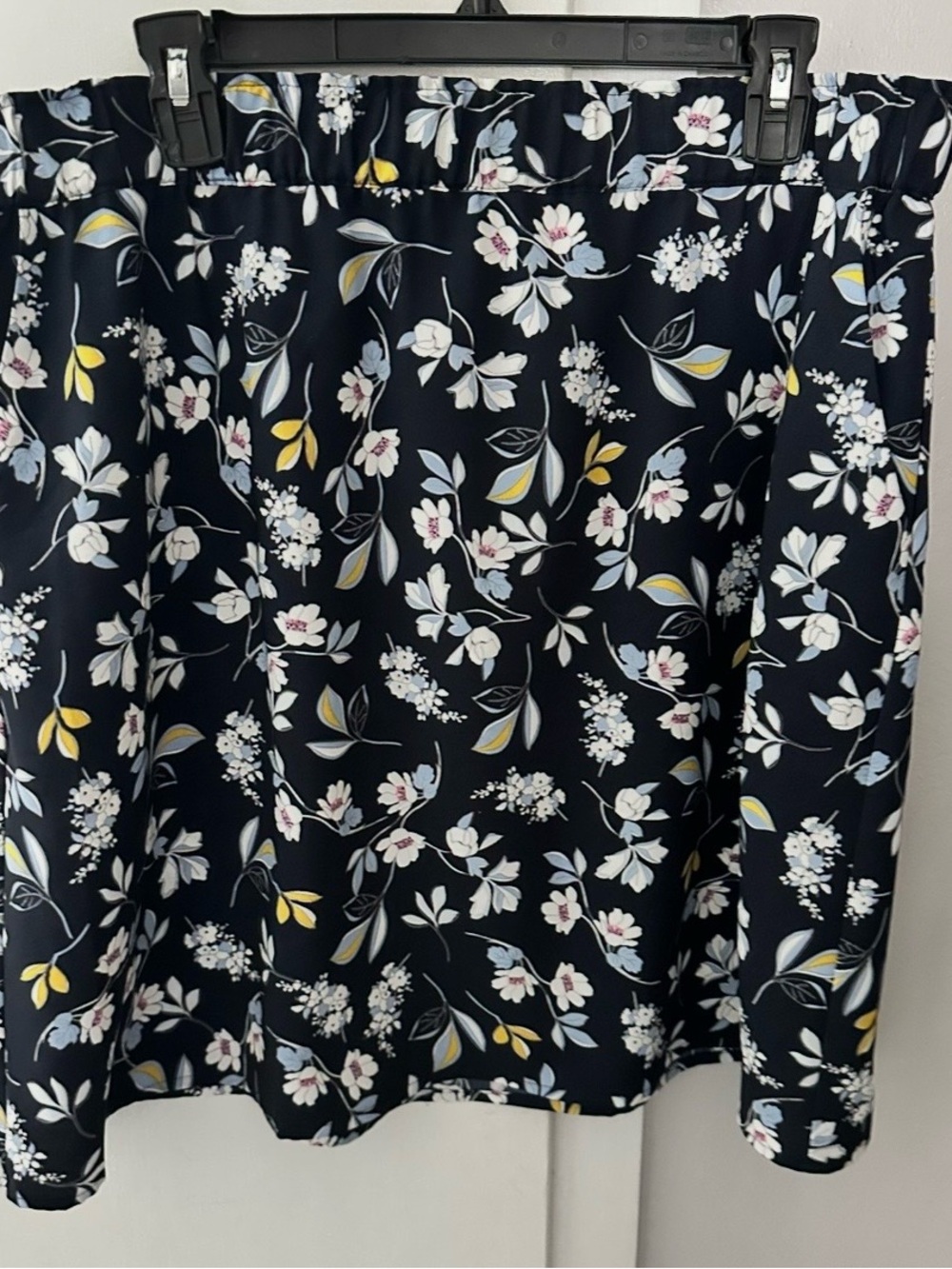 Loft navy blue floral skirt sz L